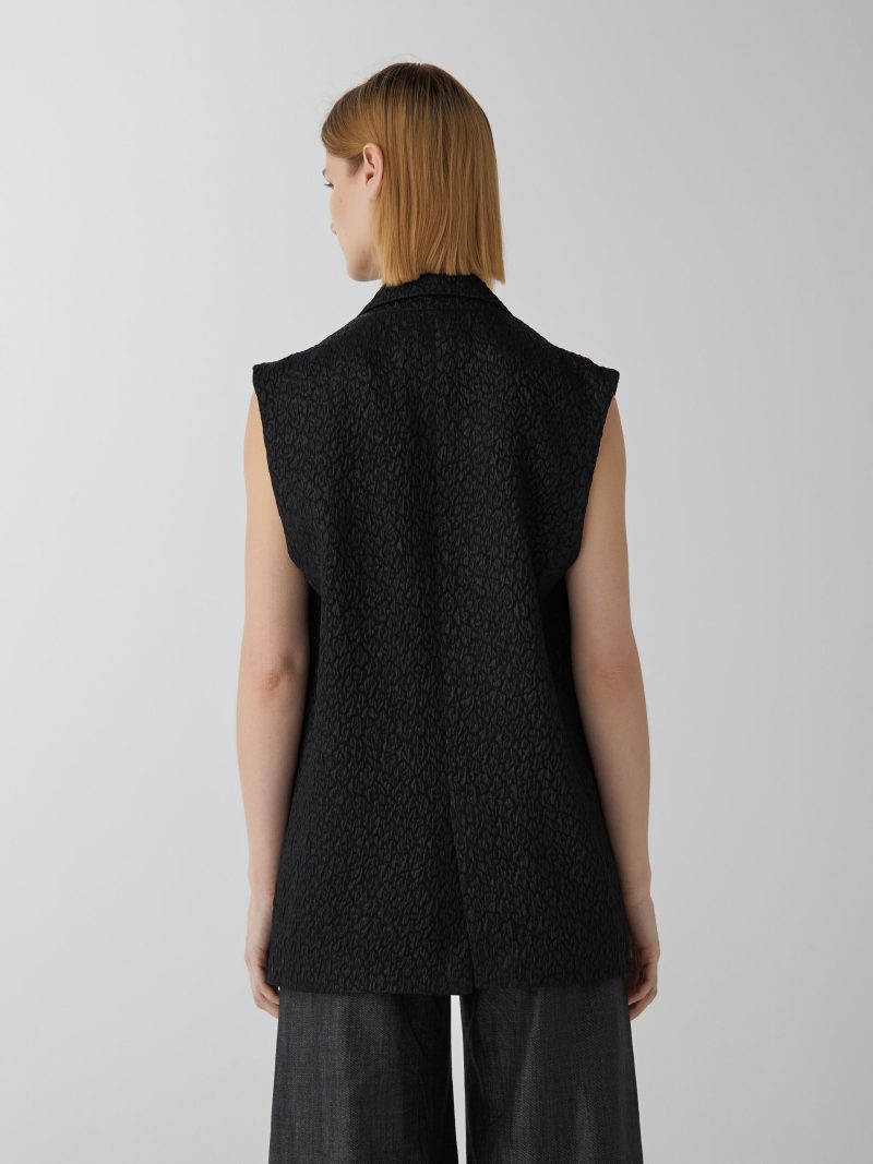 IRIS vest