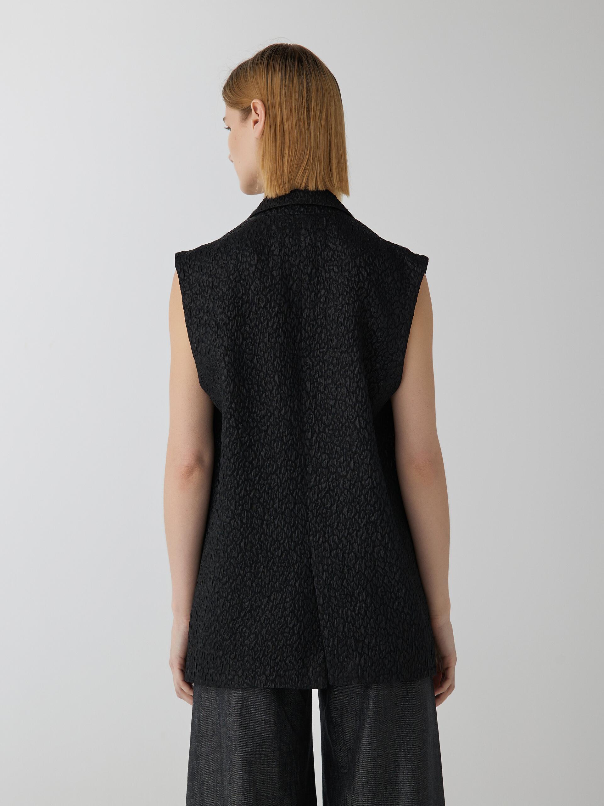 IRIS vest
